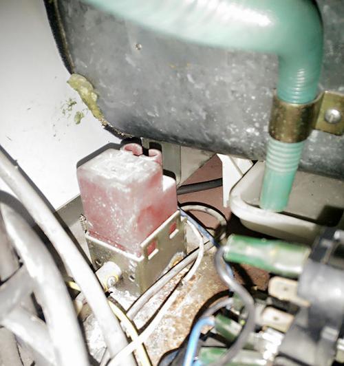 冰箱停电后通电会自动开机吗？如何检查冰箱的自动开机功能？  第1张