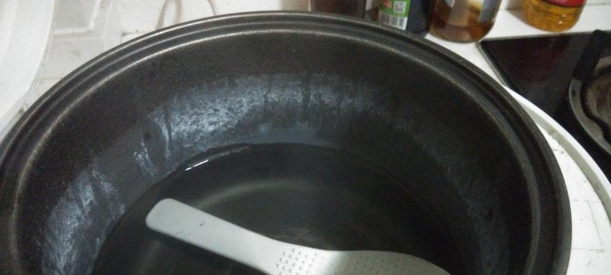 电饭煲煮饭糊底的原因是什么？如何预防和解决？  第2张