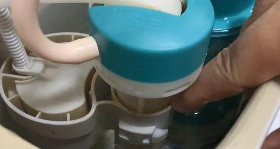 马桶冲水没劲怎样调？五种原因轻松搞定？  第3张