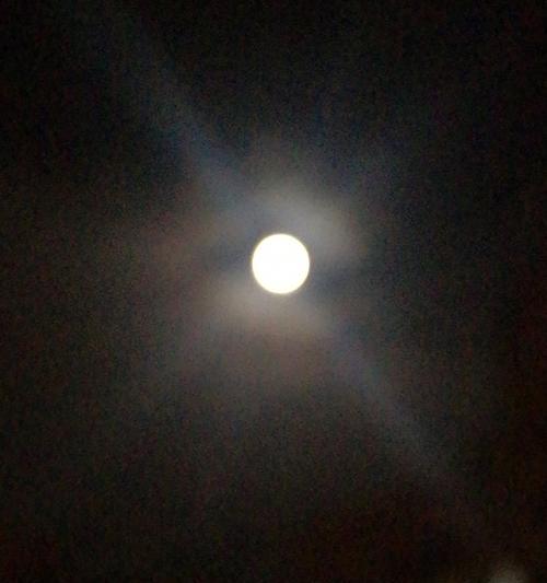 手机拍照或录视频时出现泛白现象的原因是什么？  第2张