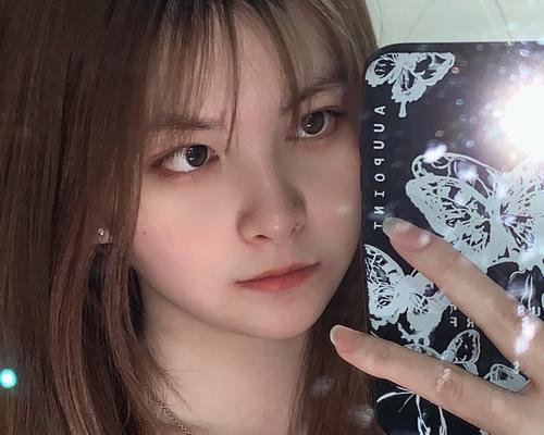 手机如何对脸打光并使用镜子拍照？有哪些技巧？  第2张