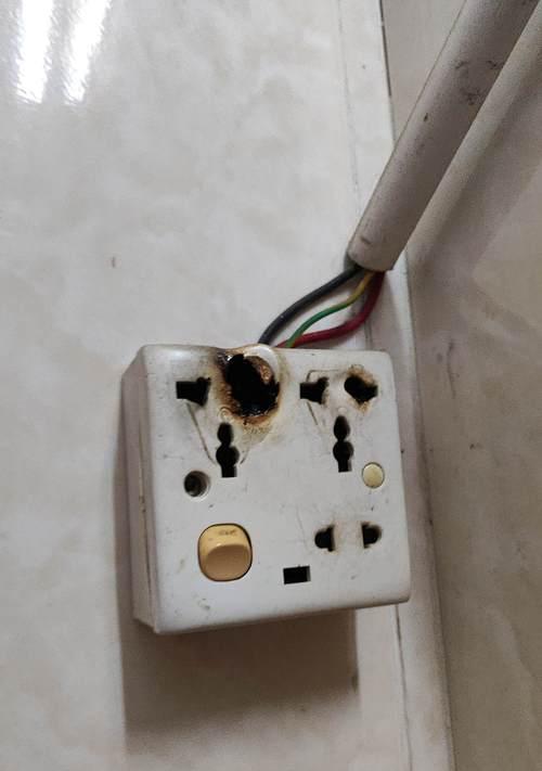 热水器出现烧糊味道的原因是什么？如何处理？  第2张