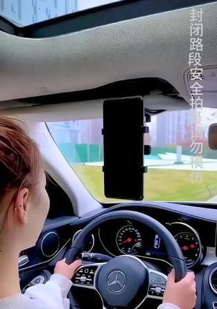 仪表台垫子手机支架如何安装？  第3张