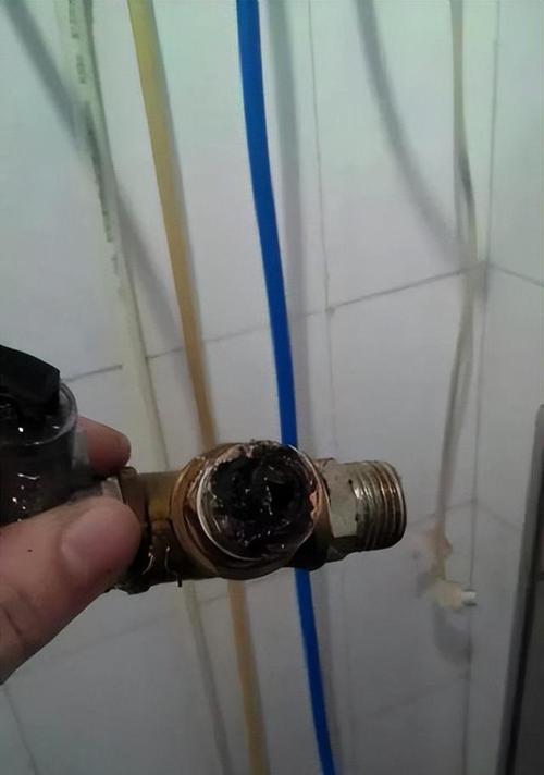 竖圆筒热水器水垢清理方法是什么？多久清理一次？  第2张