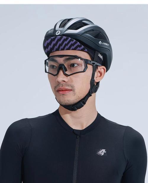 带蓝牙耳机的骑行帽具体名称是什么？有何特点？  第2张