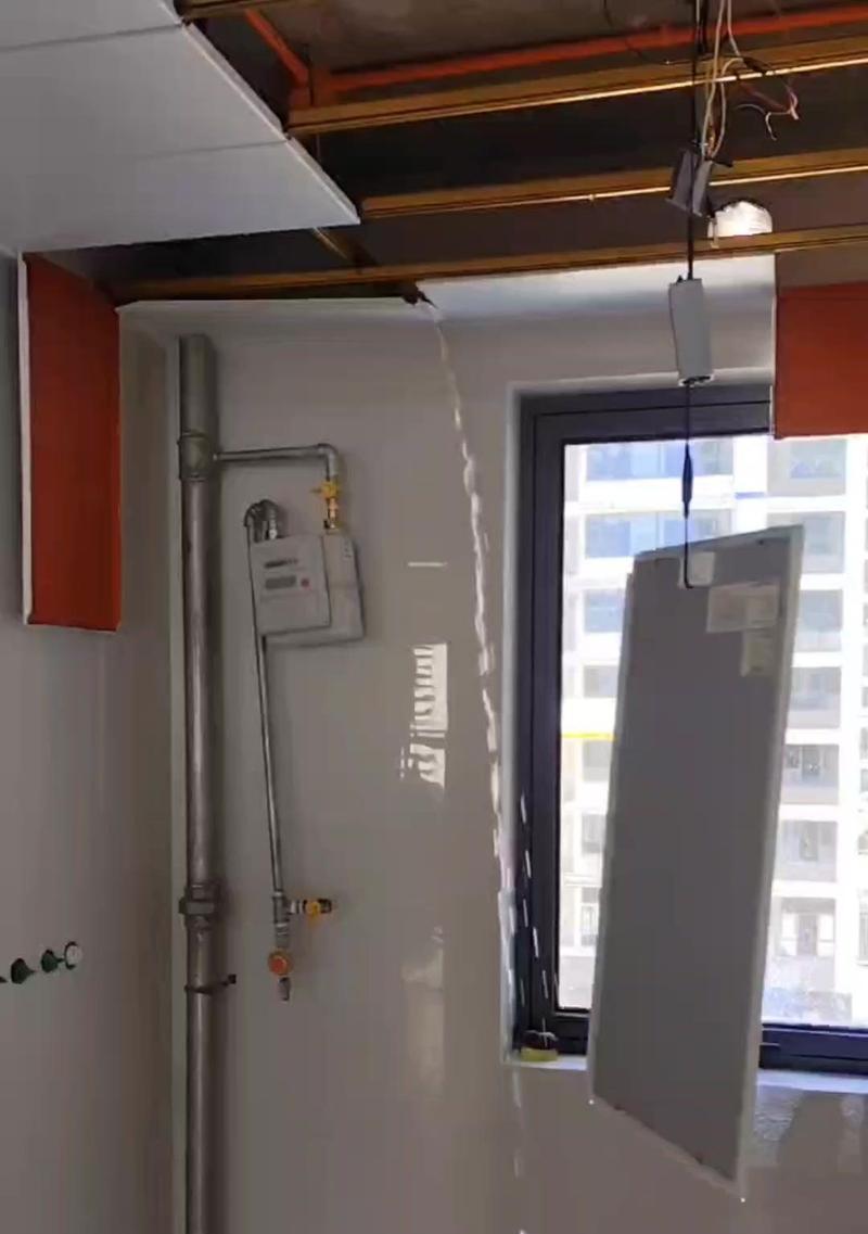 燃气灶上水漏水的原因与解决方法（解决燃气灶上水漏水问题，轻松搞定）  第1张