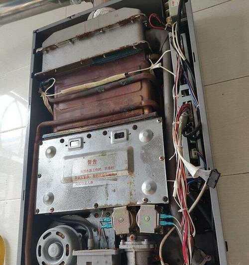万和热水器故障代码E5的维修方法（解决万和热水器故障E5代码的有效技巧）  第1张