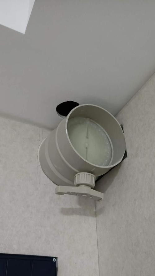投影仪投到水泥墙的问题及解决方法（保护墙面与优化投影效果）  第1张