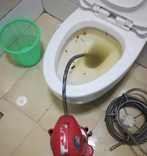 解决马桶下水反水问题的方法（马桶下水反水阀拆卸和清洁的详细步骤）  第3张