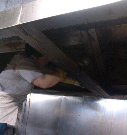 金立抽油烟机的自清洗方法（轻松掌握金立抽油烟机清洗技巧）  第2张